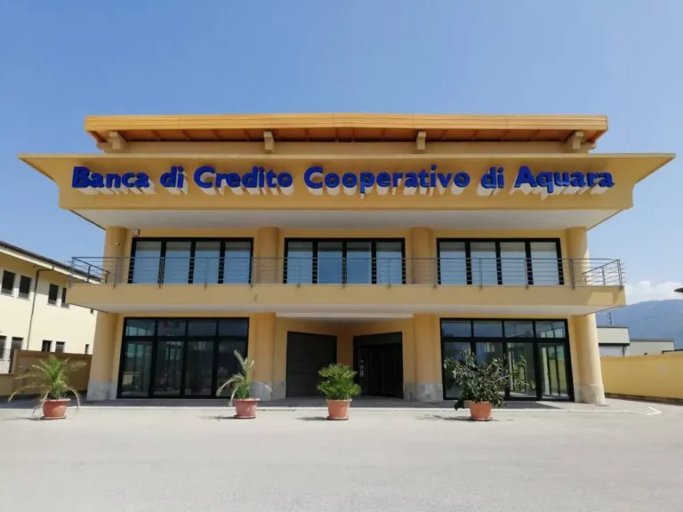 Insegna banca BCC di Aquara (2) (ilpolistirolo)