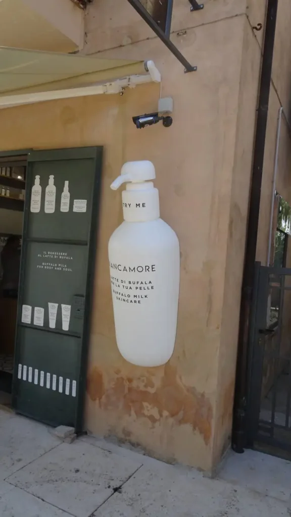 Riproduzione flacone corpo biancamore Paestum