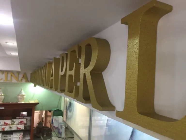 Scritta farmacia (2) (ilpolistirolo)