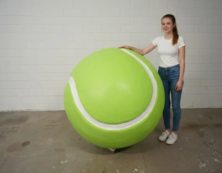 Mockup pallina da tennis gigante 120cm per scenografia eventi