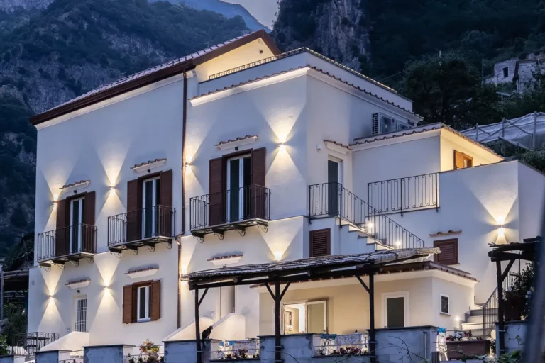 Decorazioni faccaiate ed interni Villa Zagara Amalfi