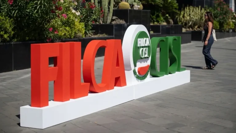 Lettering monumentale evento Filca Cisl